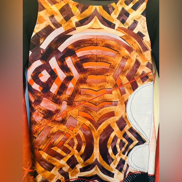 Save the Queen Contemporary Abstract Dress - Picture 6 of 8